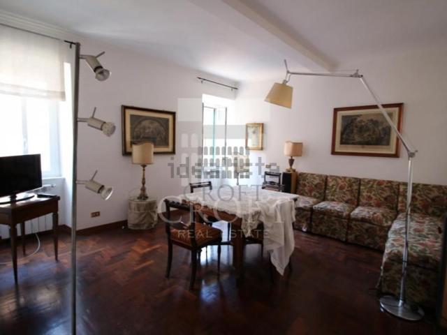 Appartamento in affitto di 95 m² in Via Giulia