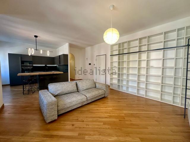 Appartamento in affitto di 95 m² in Via Giuseppe Rossi, 18
