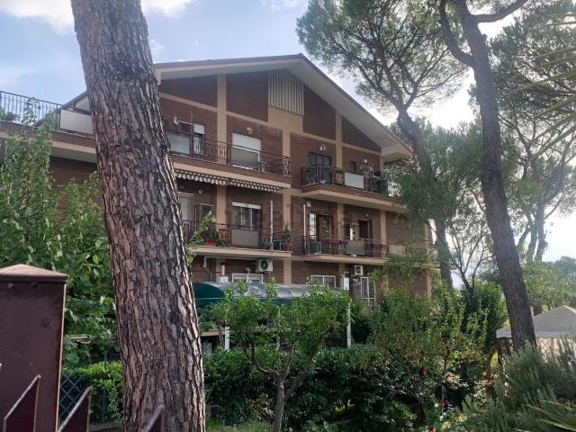 Appartamento in affitto di 95 m² in Via Gravina di Puglia, 30