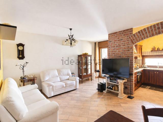 Appartamento in affitto di 95 m² in Via Guido Rossa, 17