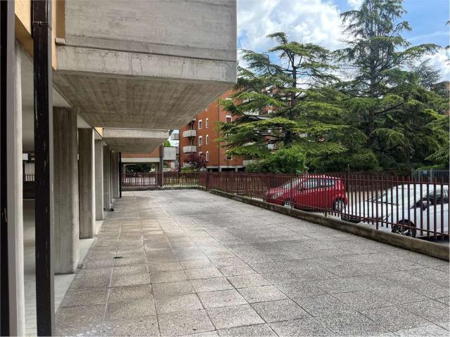 Appartamento in affitto di 95 m² in Via Italo Montemezzi, 10