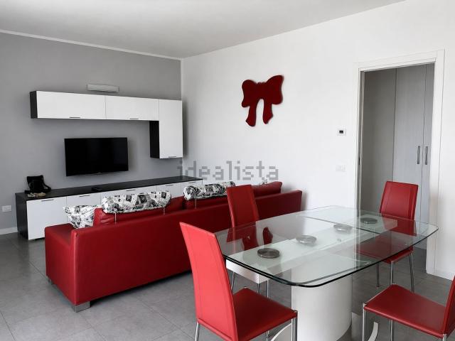 Appartamento in affitto di 95 m² in Via IV Novembre, 65