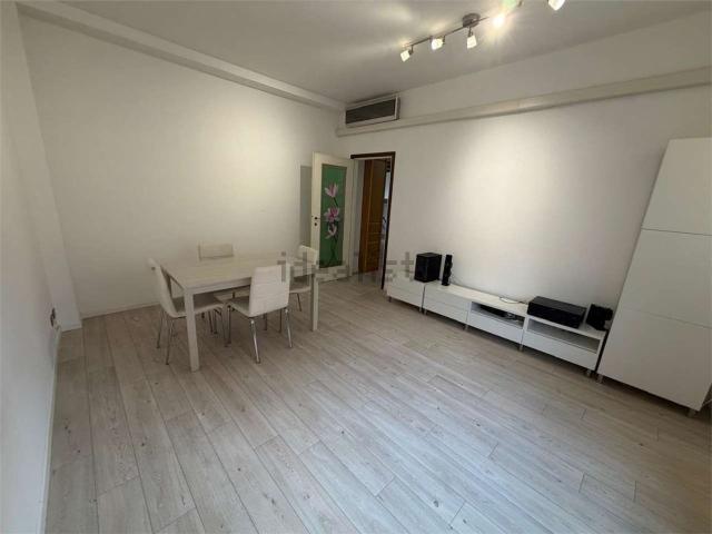 Appartamento in affitto di 95 m² in Via IV Novembre