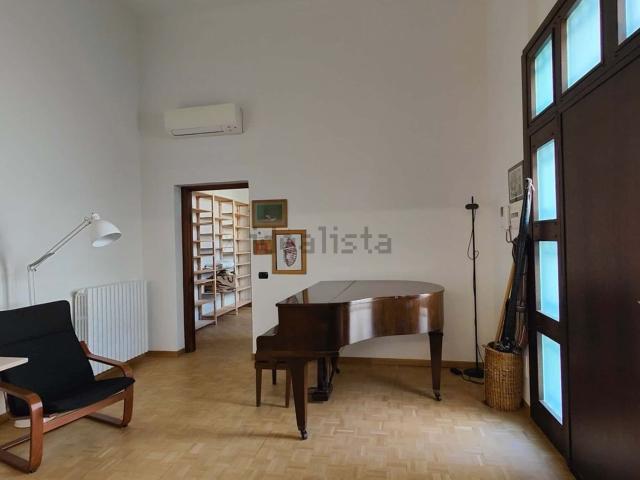 Appartamento in affitto di 95 m² in Via Luigi Settembrini, 60