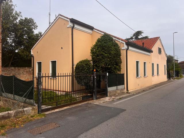 Appartamento in affitto di 95 m² in Via Redipuglia, 5
