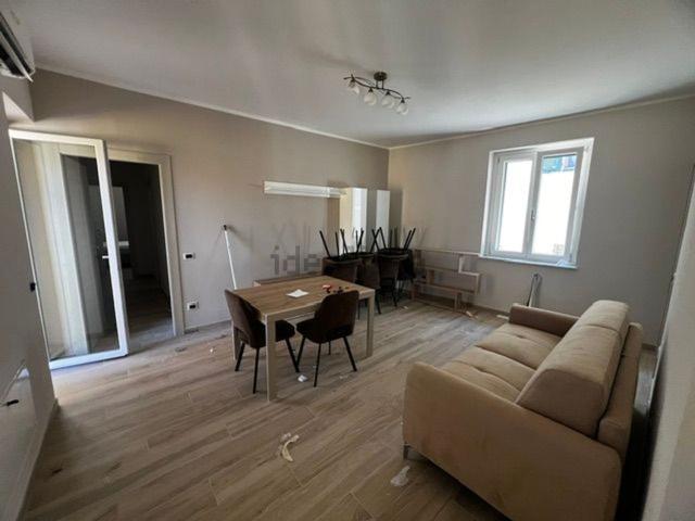 Appartamento in affitto di 95 m² in Via Roma