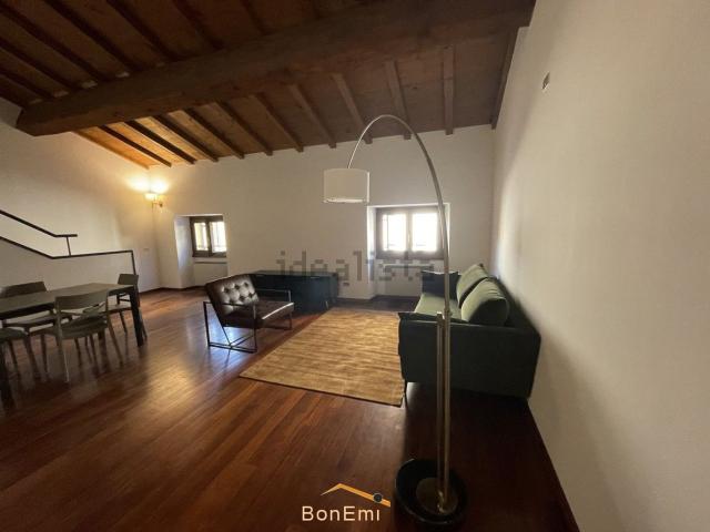 Appartamento in affitto di 95 m² in Via Scrimiari, 10