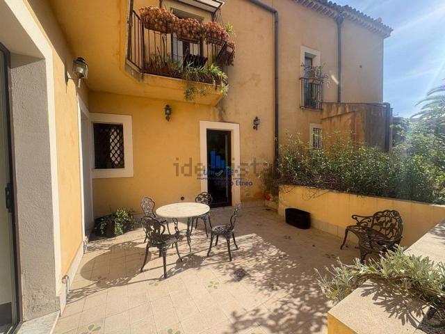 Appartamento in affitto di 95 m² in Via Santa Sofia