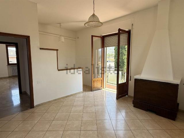 Appartamento in affitto di 95 m² in Via Santocchia, 161