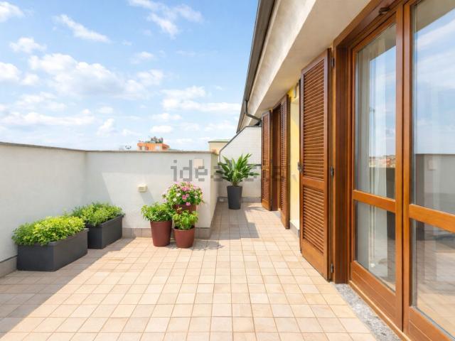Appartamento in affitto di 95 m² in Via San Gerolamo Emiliani, 12