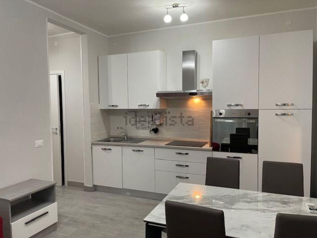 Appartamento in affitto di 95 m² in Via Savona