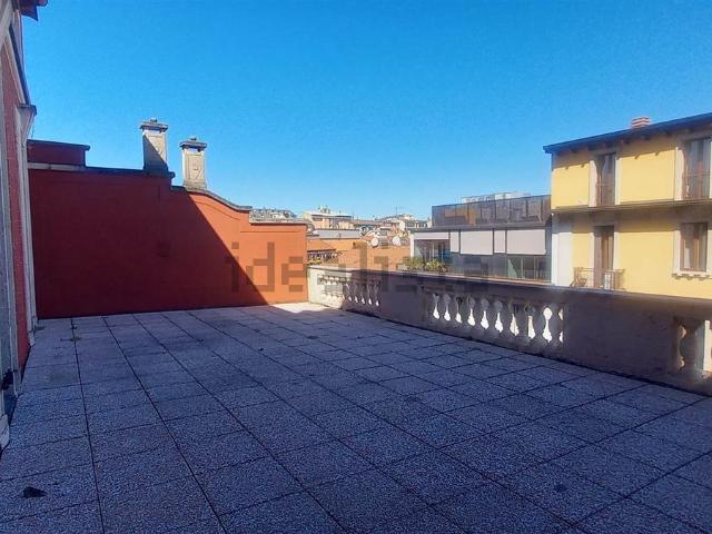 Appartamento in affitto di 95 m² in Via Spartaco, 38