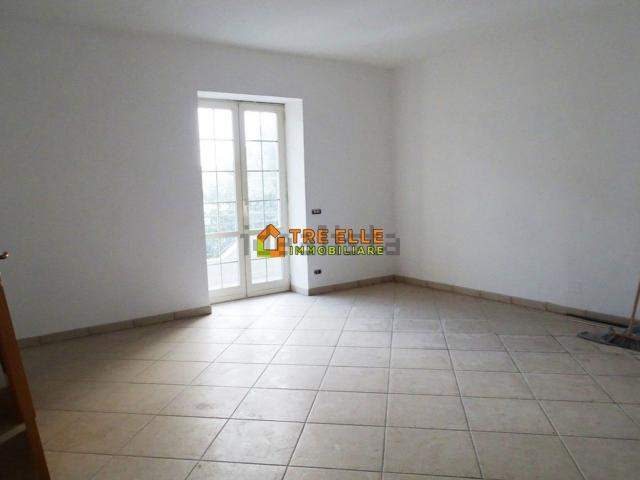 Appartamento in affitto di 95 m² in Via Spione