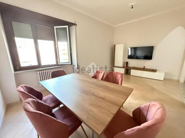 Appartamento in affitto di 95 m² in Viale Dante, 48