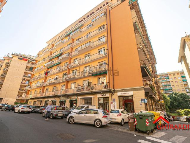 Appartamento in affitto di 96 m² in Via Borzoli, 12