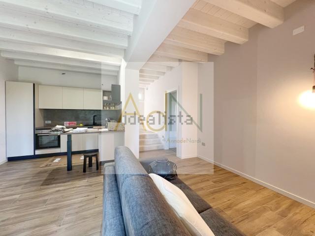 Appartamento in affitto di 96 m² in Via Col de San, 1