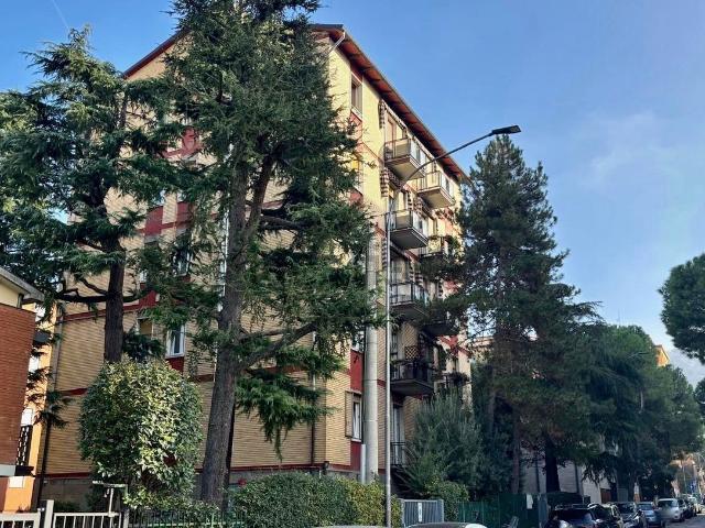 Appartamento in affitto di 96 m² in Via de&apos  Carracci, 30