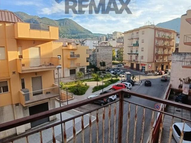 Appartamento in affitto di 96 m² in Via Don L. Sturzo, 18