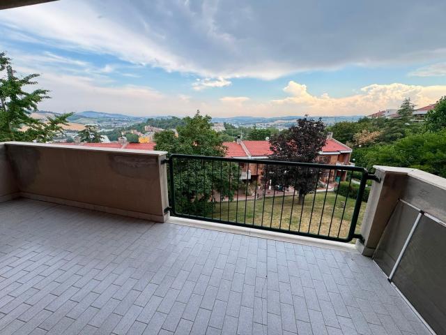 Appartamento in affitto di 96 m² in Via Giovanni Crocioni