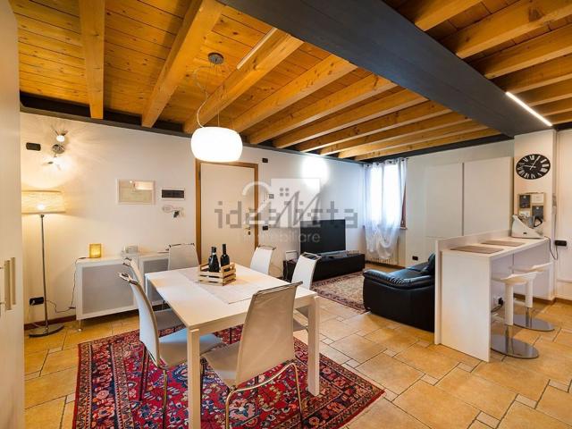 Appartamento in affitto di 96 m² in Via Napoleone III°