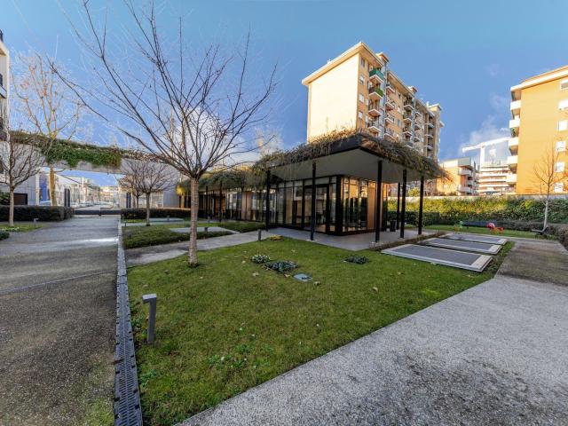 Appartamento in affitto di 96 m² in Viale Fratelli Casiraghi, 422