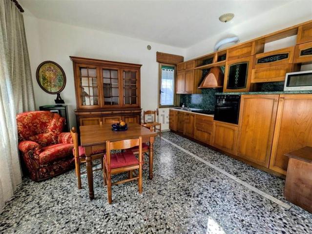 Appartamento in affitto di 96 m² in Via Caorle