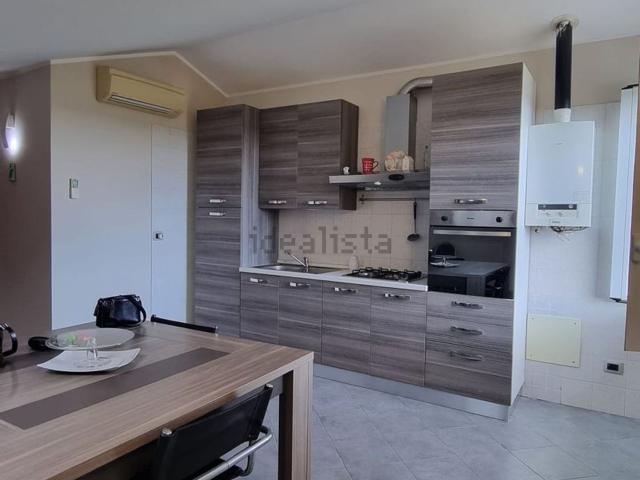 Appartamento in affitto di 98 m² in Via Tortona