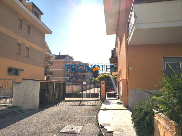 Appartamento in affitto di 98 m² in Via U. Foscolo, 44