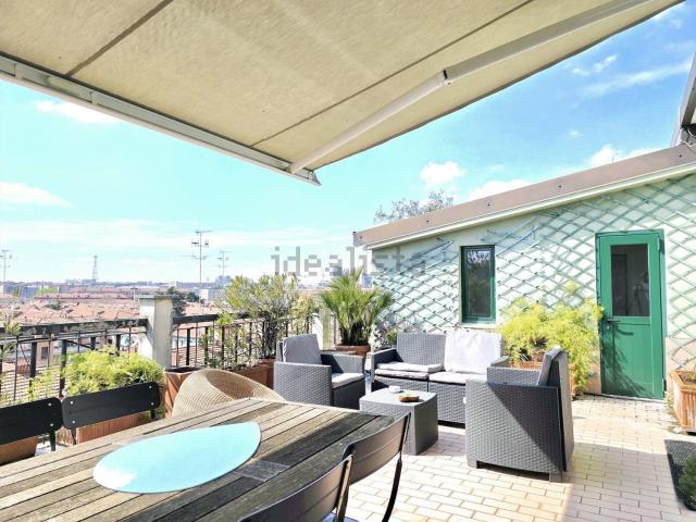 Appartamento in affitto di 98 m² in Via Carlo Dolci, 16