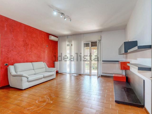 Appartamento in affitto di 98 m² in Via Cesare Battisti, 26
