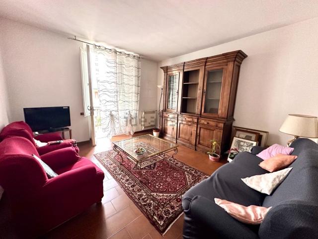 Appartamento in affitto di 98 m² in Via Falorni