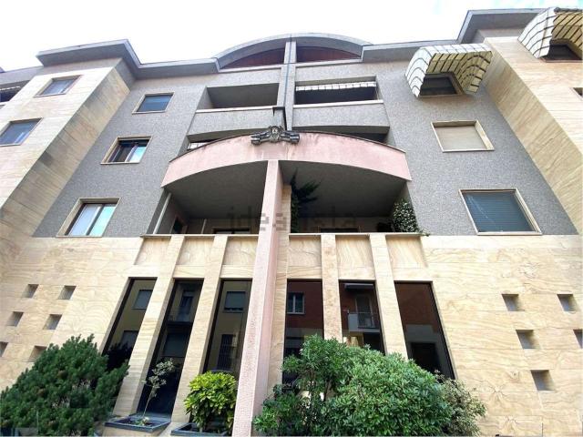 Appartamento in affitto di 99 m² in Via Pietro Custodi, 32