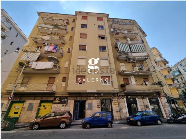 Appartamento in affitto di 99 m² in Via Pietro del Pezzo, 34