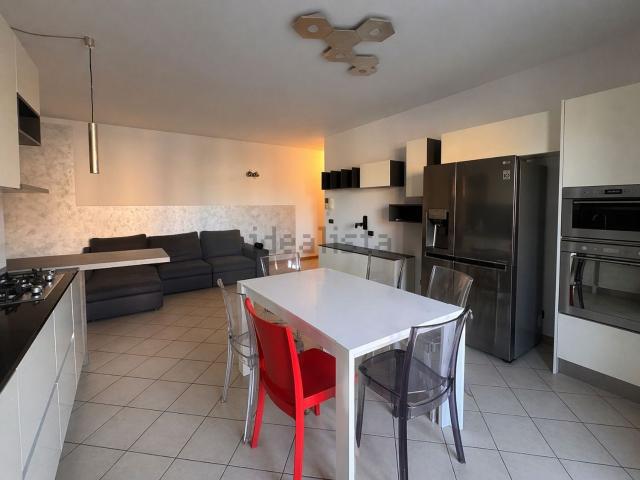 Appartamento in affitto di 99 m² in Via Provinciale Sud, 12