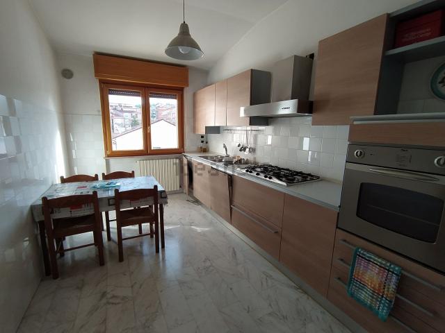 Appartamento in affitto di 100 m² in Via Conte Rosso