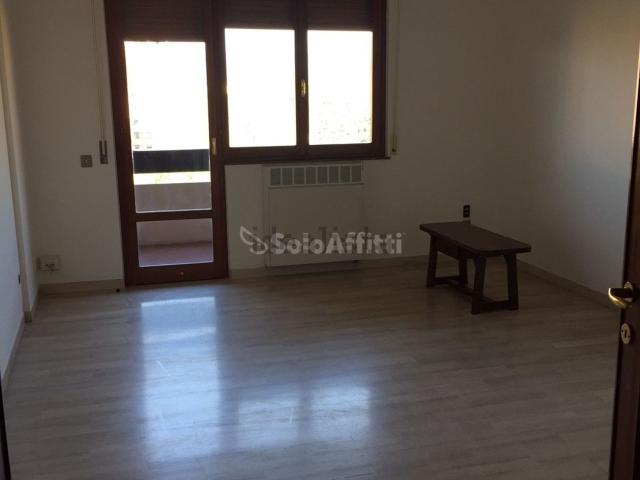 Appartamento in affitto di 100 m² in Via Cortonese, 82