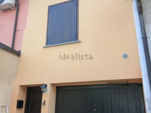 Appartamento in affitto di 100 m² in Via Caduti Libertà