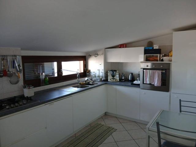 Appartamento in affitto di 100 m² in Via Celestino V, 21