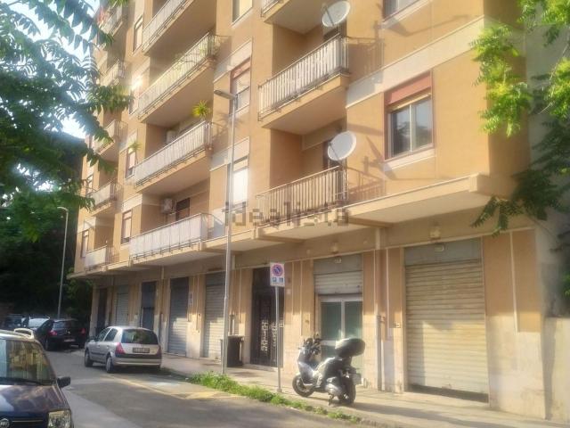 Appartamento in affitto di 100 m² in Via Antonio Lanzetta, 36
