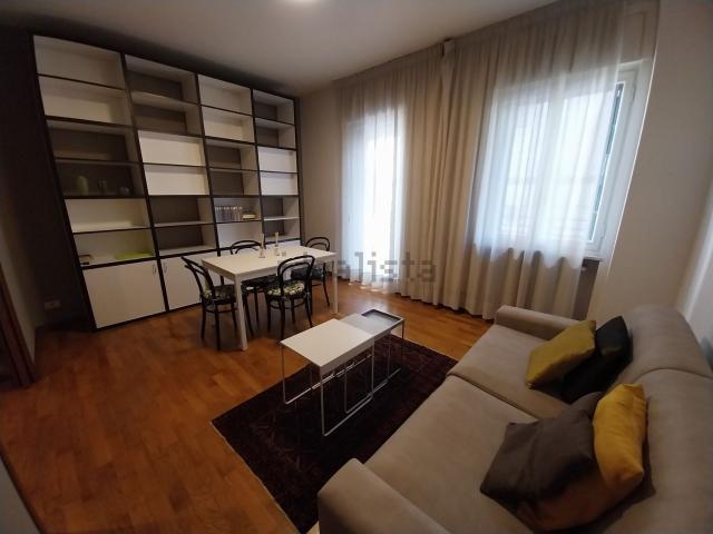 Appartamento in affitto di 100 m² in Via Antonio Rosmini, 7