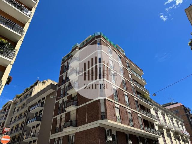 Appartamento in affitto di 100 m² in Via Andrea da Bari, 84