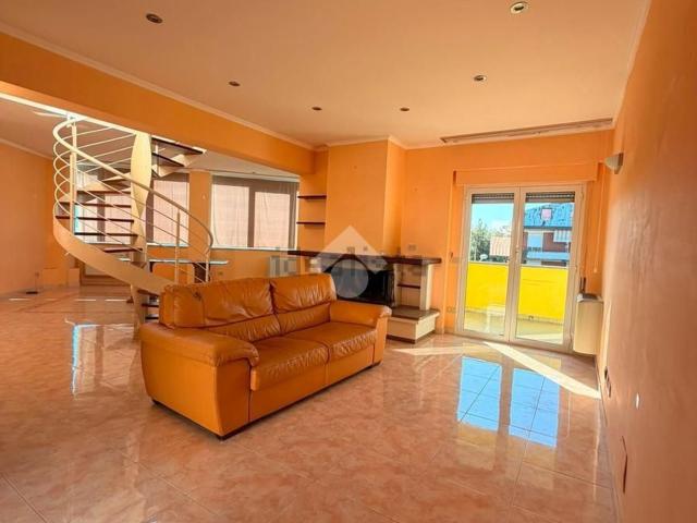 Appartamento in affitto di 100 m² in Via Alcide De Gasperi