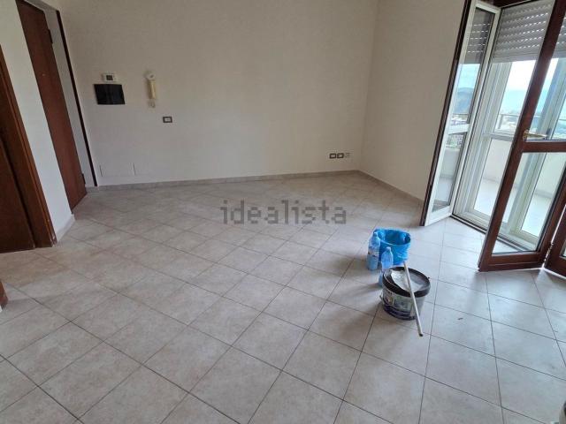 Appartamento in affitto di 100 m² in Via Alessi di Turio
