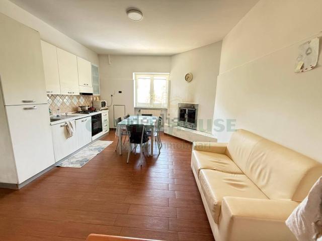 Appartamento in affitto di 100 m² in Via Bisceglie, 1