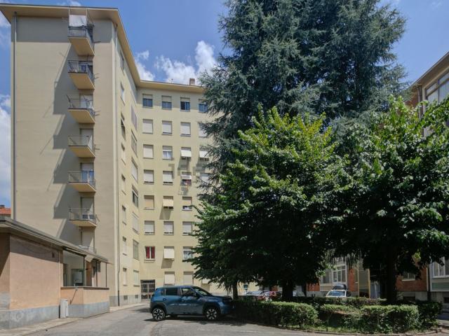 Appartamento in affitto di 100 m² in Via Genova, 47