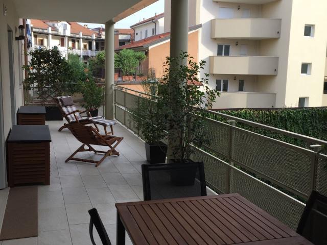 Appartamento in affitto di 100 m² in Via Giulio Belinzaghi