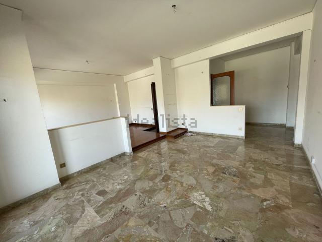 Appartamento in affitto di 100 m² in Via Giuseppe Alessi, 51
