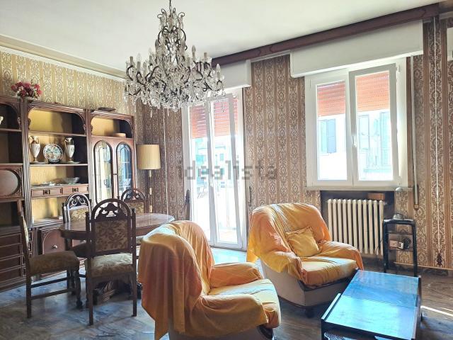 Appartamento in affitto di 100 m² in Via Gian Battista Canonici, 32