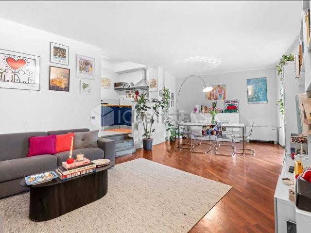 Appartamento in affitto di 100 m² in Via Gian Giacomo Mora, 14
