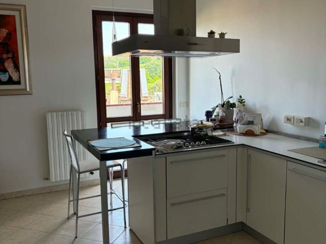 Appartamento in affitto di 100 m² in Via Gino de Dominicis